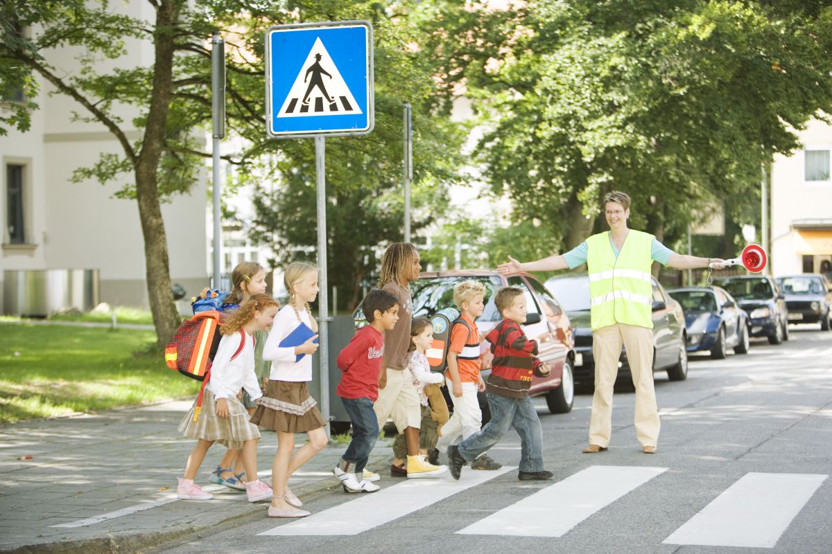 Kinder im Straßenverkehr schützen: Tipps für Eltern