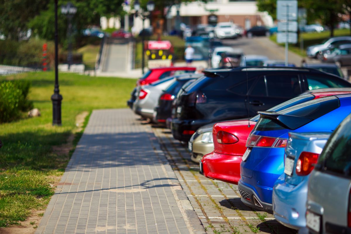 Parkplatzmangel Wohngebiet: Lösungen & Tipps
